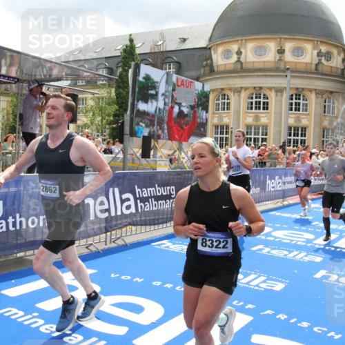 29.06.2025 - hella hamburg halbmarathon Michael Strokosch http://msf.ph/oto/8312299 29.06.2025 10:58:45 Ziel 1319, 2656, 5675, 6592, 7659, 8322, 8929, 10943, 11605, 11846, 12862, 13512, 13694, 13880, 14266, 14902, 15197, 16189, 17839, 18587 meine-sportfotos.de