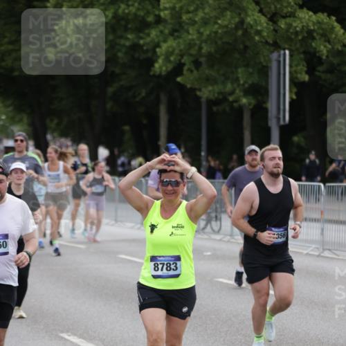 29.06.2025 - hella hamburg halbmarathon Jannik Wohlers http://msf.ph/oto/8312325 29.06.2025 10:38:34 Lombardsbrücke 1232, 1390, 1451, 2524, 2534, 3307, 3745, 3927, 4257, 4320, 4410, 4964, 6062, 6112, 6611, 7263, 7589, 8367, 8457, 8783, 9455, 9708, 9974, 9977, 10072, 10554, 10604, 10696, 11059, 12028, 12092, 12410, 12722, 13060, 13922, 14557, 14558, 14856, 16335, 16388, 16841, 16883, 17313, 18050, 18504 meine-sportfotos.de