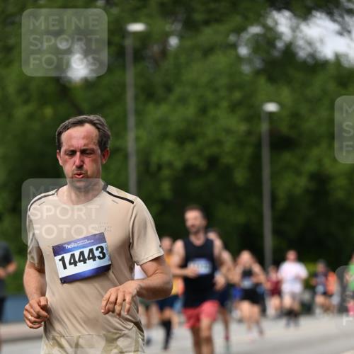 29.06.2025 - hella hamburg halbmarathon Dr. Thomas Lammeyer http://msf.ph/oto/8312326 29.06.2025 10:38:34 Kennedybrücke 1025, 1705, 1787, 2276, 2376, 2464, 2496, 2510, 2511, 2801, 3145, 3829, 4479, 4540, 4942, 5609, 6034, 6105, 6109, 6574, 6718, 6727, 6843, 7324, 7329, 7644, 8021, 8202, 8282, 8589, 9094, 9379, 9448, 9514, 10007, 10564, 10674, 11122, 11245, 11432 meine-sportfotos.de