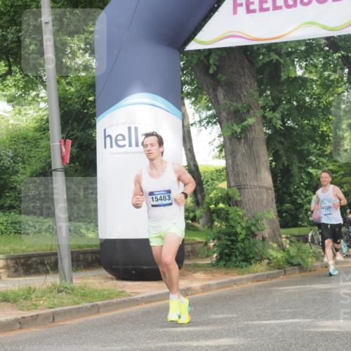 29.06.2025 - hella hamburg halbmarathon KatJ http://msf.ph/oto/8312356 29.06.2025 10:15:27 Zwischen KM18-KM19  meine-sportfotos.de