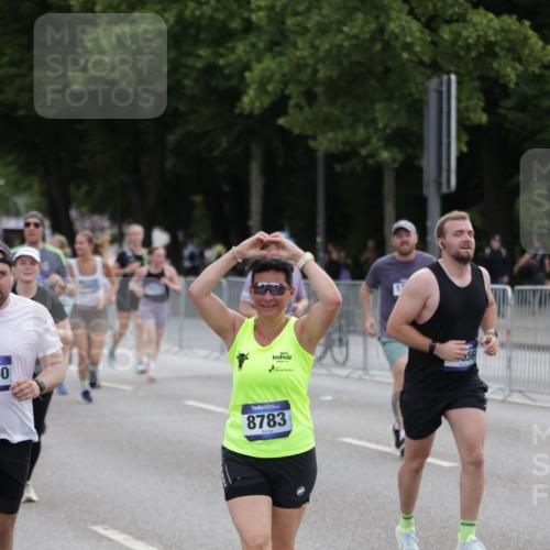 29.06.2025 - hella hamburg halbmarathon Jannik Wohlers http://msf.ph/oto/8312372 29.06.2025 10:38:34 Lombardsbrücke 1232, 1390, 1451, 2524, 2534, 3307, 3745, 3927, 4257, 4320, 4410, 4964, 6062, 6112, 6611, 7263, 7589, 8367, 8457, 8783, 9455, 9708, 9974, 9977, 10072, 10554, 10604, 10696, 11059, 12028, 12092, 12410, 12722, 13060, 13922, 14557, 14558, 14856, 16335, 16388, 16841, 16883, 17313, 18050, 18504 meine-sportfotos.de