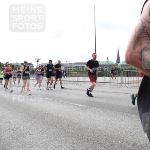 29.06.2025 - hella hamburg halbmarathon Lena Gebhardt http://msf.ph/oto/8312417 29.06.2025 10:22:04 Lombardsbrücke 1294, 10167, 16762, 1003, 1158, 1187, 1191, 1250, 1294, 1419, 1598, 1668, 1958, 1963, 2009, 2022, 2063, 2172, 2315, 2351, 2353, 2514, 2529, 2744, 3050, 3108, 3172, 3458, 3606, 3768, 3995, 4046, 4113, 4114, 4131, 4289, 4366, 4375, 4376, 4556, 4829, 4970, 5122, 5641, 5759, 5957, 6030, 6049, 6086, 6307, 6475, 6676, 6805, 6881, 6977, 7075, 7162, 7612, 7672, 8431, 8715, 8855, 8860, 8884, 8896, 8954, 8959, 9002, 9062, 9369 meine-sportfotos.de
