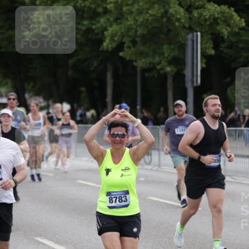 29.06.2025 - hella hamburg halbmarathon Jannik Wohlers http://msf.ph/oto/8312423 29.06.2025 10:38:35 Lombardsbrücke 1232, 1390, 1451, 2524, 2534, 3307, 3745, 3927, 4257, 4320, 4410, 4964, 6062, 6112, 6611, 7263, 7589, 8367, 8457, 8783, 9708, 9974, 9977, 10072, 10554, 10604, 10696, 11059, 12028, 12090, 12092, 12410, 12722, 13060, 13922, 14557, 14558, 14856, 16335, 16388, 16841, 16883, 17313, 18050, 18504 meine-sportfotos.de