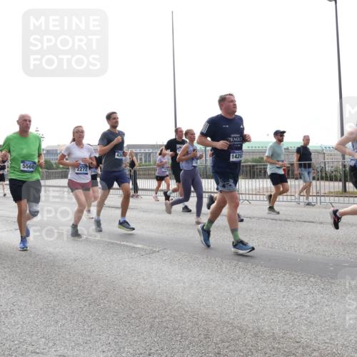 29.06.2025 - hella hamburg halbmarathon Lena Gebhardt http://msf.ph/oto/8312427 29.06.2025 10:37:19 Lombardsbrücke 17388, 5560, 2272, 13783, 434, 1420, 2103, 102, 12, 1022, 1118, 1253, 1276, 1337, 1339, 1488, 1490, 1597, 1819, 1952, 1954, 2016, 2031, 2072, 2104, 2272, 2480, 2486, 2640, 3127, 3165, 3633, 3714, 3873, 3895, 4097, 4347, 4733, 5146, 5171, 5186, 5224, 5538, 5560, 5640, 5786, 5790, 5940, 6172, 6359, 6584, 6804, 6821, 6955, 7085, 7124, 7202, 7235, 7544, 7707, 7777, 7823, 8007, 8257, 8258, 8315, 8758, 8811, 8843, 8936, 8937, 9054, 9055, 9524, 12123, 16680 meine-sportfotos.de