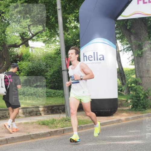 29.06.2025 - hella hamburg halbmarathon KatJ http://msf.ph/oto/8312455 29.06.2025 10:15:28 Zwischen KM18-KM19  meine-sportfotos.de