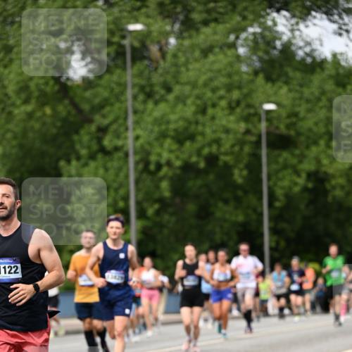 29.06.2025 - hella hamburg halbmarathon Dr. Thomas Lammeyer http://msf.ph/oto/8312505 29.06.2025 10:38:36 Kennedybrücke 1025, 1705, 1787, 2276, 2376, 2464, 2496, 2510, 2511, 2801, 3145, 3420, 3829, 4479, 4540, 4942, 5609, 6034, 6105, 6109, 6574, 6718, 6727, 6843, 7324, 7329, 7644, 8021, 8202, 8282, 8589, 9094, 9379, 9448, 9514, 10007, 10674, 11122, 11245, 11432 meine-sportfotos.de