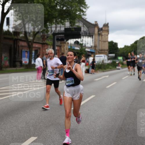 29.06.2025 - hella hamburg halbmarathon Yannick Fuchs http://msf.ph/oto/8312523 29.06.2025 10:50:38 20KM 1583, 1955, 2034, 2083, 2741, 3413, 3836, 4152, 4940, 5418, 5492, 5570, 6399, 6416, 6835, 7037, 7716, 8393, 8542, 8652, 8669, 8825, 9488, 9727, 9820, 9884, 9907, 9934, 10093, 10212, 10665, 11083, 11212, 12014, 12348, 12440, 12523, 12590, 12712, 13394, 13666, 13691, 13750, 14139, 14408, 14588, 14678, 14867, 15097, 15407, 15431, 15695, 15712, 16113, 16121, 16257, 16261, 16634, 16679, 17268, 17660, 17993, 18208, 18652, 18719, 18899, 19091, 19184 meine-sportfotos.de