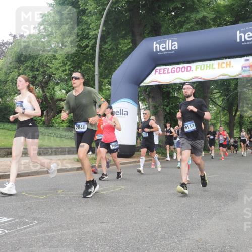 29.06.2025 - hella hamburg halbmarathon KatJ http://msf.ph/oto/8312533 29.06.2025 10:44:53 Zwischen KM18-KM19 1611, 2282, 2806, 2840, 2907, 6104, 6595, 7856 meine-sportfotos.de