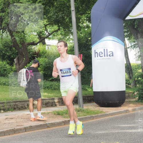 29.06.2025 - hella hamburg halbmarathon KatJ http://msf.ph/oto/8312539 29.06.2025 10:15:28 Zwischen KM18-KM19  meine-sportfotos.de