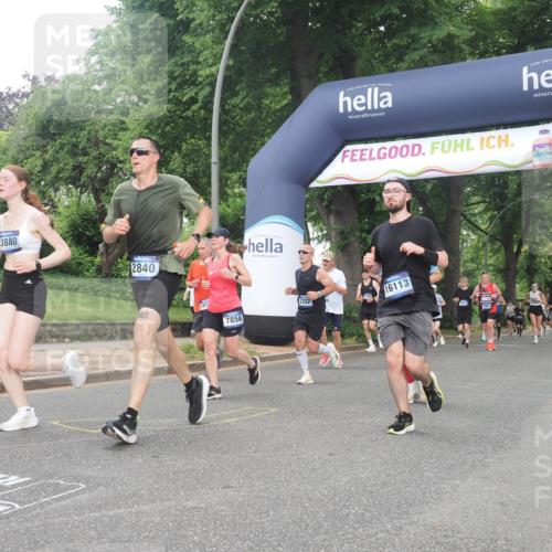 29.06.2025 - hella hamburg halbmarathon KatJ http://msf.ph/oto/8312553 29.06.2025 10:44:53 Zwischen KM18-KM19 1611, 2282, 2806, 2840, 2907, 6104, 6595, 7856 meine-sportfotos.de