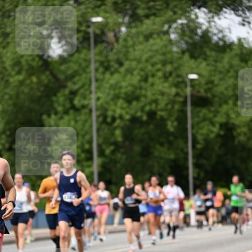 29.06.2025 - hella hamburg halbmarathon Dr. Thomas Lammeyer http://msf.ph/oto/8312556 29.06.2025 10:38:36 Kennedybrücke 1025, 1705, 1787, 2276, 2376, 2464, 2496, 2510, 2511, 2801, 3145, 3420, 3829, 4479, 4540, 4942, 5609, 6034, 6105, 6109, 6574, 6718, 6727, 6843, 7324, 7329, 7644, 8021, 8202, 8282, 8589, 9094, 9379, 9448, 9514, 10007, 10674, 11122, 11245, 11432 meine-sportfotos.de