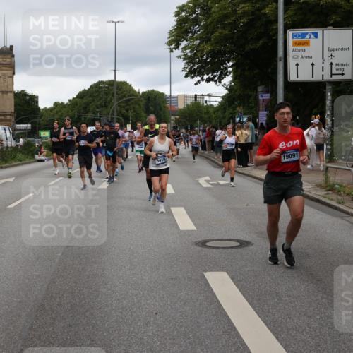 29.06.2025 - hella hamburg halbmarathon Yannick Fuchs http://msf.ph/oto/8312558 29.06.2025 10:50:38 20KM 1583, 1955, 2034, 2083, 2741, 3413, 3836, 4152, 4940, 5418, 5492, 5570, 6399, 6416, 6835, 7037, 7716, 8393, 8542, 8652, 8669, 8825, 9488, 9727, 9820, 9884, 9907, 9934, 10093, 10212, 10665, 11083, 11212, 12014, 12348, 12440, 12523, 12590, 12712, 13394, 13666, 13691, 13750, 14139, 14408, 14588, 14678, 14867, 15097, 15407, 15431, 15695, 15712, 16113, 16121, 16257, 16261, 16634, 16679, 17268, 17660, 17993, 18208, 18652, 18719, 18899, 19091, 19184 meine-sportfotos.de