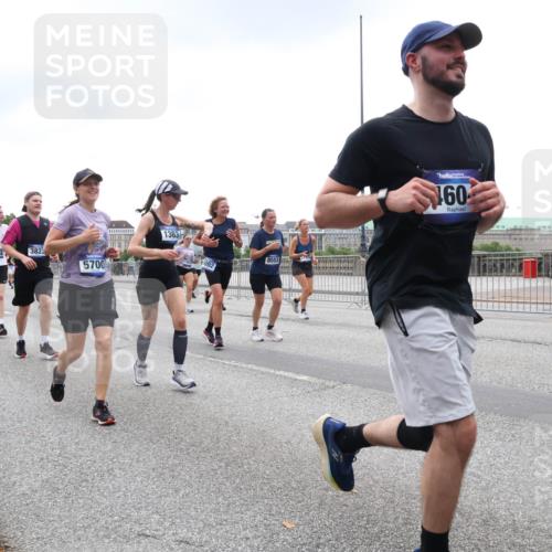 29.06.2025 - hella hamburg halbmarathon Lena Gebhardt http://msf.ph/oto/8312673 29.06.2025 10:47:01 Lombardsbrücke 8684, 13756, 3823, 5700, 1363, 8553, 160, 1073, 1185, 1286, 1363, 1371, 1375, 1593, 1607, 1704, 1720, 1961, 1999, 2162, 2211, 2320, 2327, 2537, 2555, 2556, 2665, 2981, 3277, 3406, 3407, 3469, 3734, 3823, 4184, 4202, 4239, 4296, 4342, 4355, 4483, 4604, 5111, 5114, 5700, 5796, 5953, 6485, 6496, 6740, 6879, 7073, 7412, 7430, 7431, 7767, 7827, 8131, 8477, 8486, 8553, 8684, 8706, 8967, 9691, 10230, 13969, 14261, 15852, 16882, 16987 meine-sportfotos.de