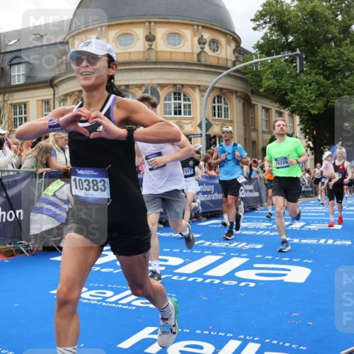 29.06.2025 - hella hamburg halbmarathon Strokosch-Dieckow http://msf.ph/oto/8312721 29.06.2025 10:57:19 Ziel 1877, 2417, 2676, 4940, 5926, 6272, 6281, 6302, 8585, 9450, 9577, 9727, 9934, 10383, 11590, 12014, 12590, 13394, 13664, 13750, 15110, 15229, 15664, 15695, 16625, 16830, 17160, 17660, 17779, 17828, 17848, 17993, 19184 meine-sportfotos.de