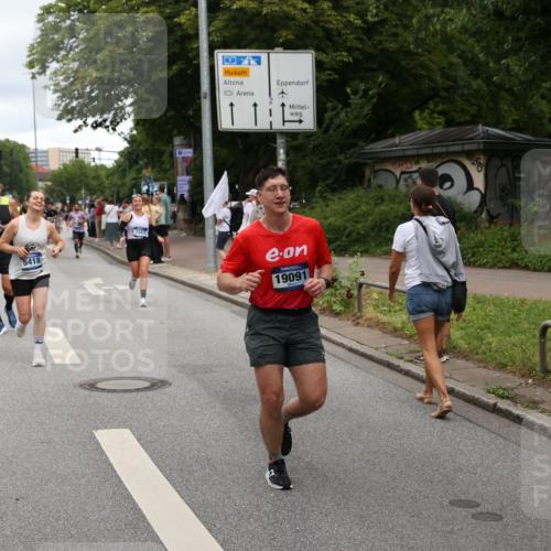 29.06.2025 - hella hamburg halbmarathon Yannick Fuchs http://msf.ph/oto/8312773 29.06.2025 10:50:39 20KM 1583, 1955, 2034, 2083, 2741, 3413, 3836, 4152, 4940, 5418, 5492, 5570, 6399, 6416, 6835, 7716, 8393, 8542, 8652, 8669, 8825, 9488, 9727, 9820, 9884, 9907, 9934, 10093, 10133, 10212, 10665, 11083, 11212, 12014, 12348, 12440, 12523, 12590, 12712, 13394, 13666, 13691, 13750, 14139, 14408, 14588, 14678, 14867, 15097, 15407, 15431, 15695, 15712, 16113, 16121, 16257, 16261, 16470, 16634, 16679, 17268, 17993, 18208, 18652, 18719, 18899, 19091, 19184 meine-sportfotos.de