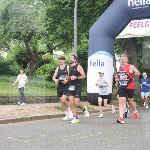 29.06.2025 - hella hamburg halbmarathon KatJ http://msf.ph/oto/8312848 29.06.2025 10:44:56 Zwischen KM18-KM19 2282, 2806, 2840, 2907, 3251, 5341, 6104, 7856 meine-sportfotos.de