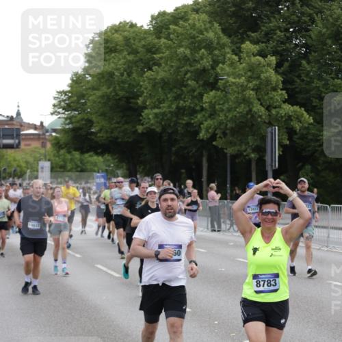 29.06.2025 - hella hamburg halbmarathon Jannik Wohlers http://msf.ph/oto/8312896 29.06.2025 10:38:36 Lombardsbrücke 1232, 1390, 1451, 2524, 2534, 2571, 2998, 3307, 3745, 4257, 4320, 4410, 4964, 6062, 6112, 6611, 7263, 7589, 7815, 8457, 8783, 9708, 9974, 9977, 10072, 10315, 10554, 10604, 10696, 11059, 12028, 12090, 12092, 12410, 12722, 12745, 13060, 13922, 14557, 14558, 14856, 16335, 16388, 16841, 16883, 17313, 18504 meine-sportfotos.de
