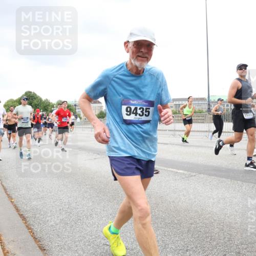 29.06.2025 - hella hamburg halbmarathon Lena Gebhardt http://msf.ph/oto/8312909 29.06.2025 10:56:37 Lombardsbrücke 12543, 1047, 130, 9435, 3520, 1047, 1113, 1738, 2095, 2143, 2307, 2887, 2915, 2932, 2991, 3257, 3348, 3418, 3438, 3516, 3517, 3520, 3614, 3675, 3676, 3953, 3987, 4083, 4094, 4118, 4773, 5237, 5438, 5580, 5589, 5693, 5757, 5911, 5944, 6348, 6349, 6690, 6968, 7025, 7028, 7090, 7307, 7381, 7711, 8108, 8150, 8517, 8606, 8766, 8939, 8943, 9172, 9210, 9383, 9435, 9606, 9910, 9948, 9953, 10555, 10569, 10571, 10740, 10784, 10987 meine-sportfotos.de