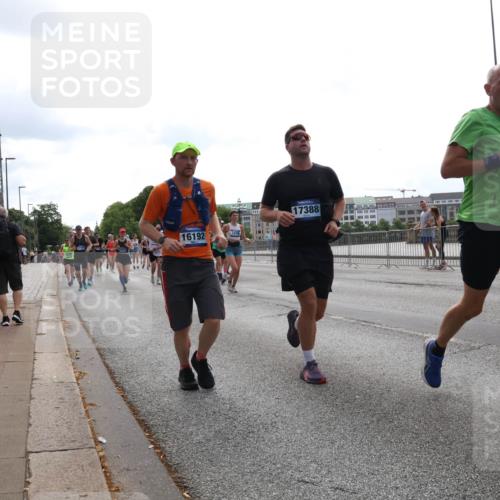 29.06.2025 - hella hamburg halbmarathon Lena Gebhardt http://msf.ph/oto/8312919 29.06.2025 10:37:20 Lombardsbrücke 16192, 1276, 17388, 556, 2272, 1022, 1253, 1276, 1337, 1339, 1488, 1490, 1597, 1819, 1952, 1954, 2016, 2031, 2072, 2104, 2272, 2480, 2486, 2640, 3127, 3165, 3633, 3714, 3895, 4097, 4347, 4733, 5146, 5171, 5186, 5224, 5538, 5560, 5640, 5786, 5790, 5940, 6172, 6359, 6584, 6804, 6821, 6955, 7085, 7124, 7202, 7235, 7544, 7707, 7777, 7823, 8007, 8257, 8258, 8315, 8758, 8811, 8843, 9054, 9055, 9524, 12123, 12472, 12824, 16680 meine-sportfotos.de