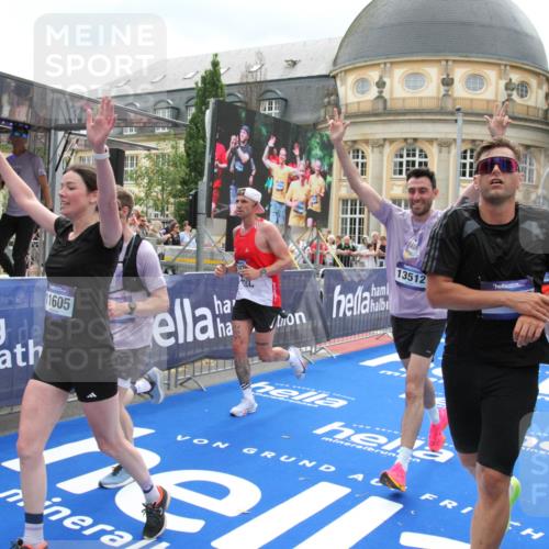 29.06.2025 - hella hamburg halbmarathon Michael Strokosch http://msf.ph/oto/8312962 29.06.2025 10:58:49 Ziel 1319, 2488, 2656, 2840, 5277, 5675, 6720, 8929, 10268, 10539, 10943, 11605, 11846, 13512, 13880, 14266, 14902, 14965, 15197, 16189, 17405, 17630, 17839, 18232, 18587, 18954 meine-sportfotos.de