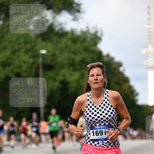 29.06.2025 - hella hamburg halbmarathon Dr. Thomas Lammeyer http://msf.ph/oto/8312970 29.06.2025 10:38:39 Kennedybrücke 1025, 1705, 1787, 2376, 2496, 2510, 2511, 2801, 3145, 3420, 3829, 4479, 4540, 4942, 5609, 6034, 6105, 6109, 6718, 6727, 6843, 7324, 7329, 7644, 8021, 8202, 8589, 8965, 9094, 9379, 9448, 9514, 10674, 11122, 11245, 11432 meine-sportfotos.de