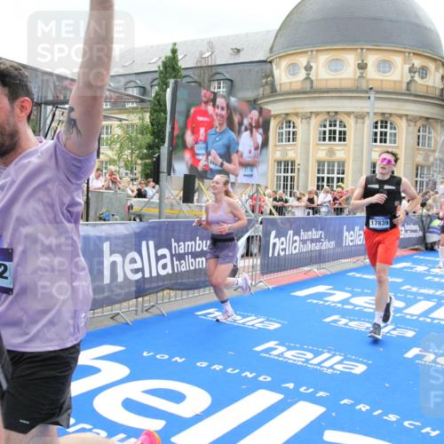 29.06.2025 - hella hamburg halbmarathon Michael Strokosch http://msf.ph/oto/8313047 29.06.2025 10:58:50 Ziel 1319, 2488, 2656, 2840, 3859, 5277, 5675, 6720, 8807, 8929, 10268, 10539, 10943, 11605, 11846, 13512, 13880, 14266, 14902, 14965, 16189, 17405, 17630, 17839, 18232, 18954 meine-sportfotos.de