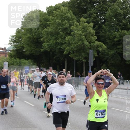 29.06.2025 - hella hamburg halbmarathon Jannik Wohlers http://msf.ph/oto/8313081 29.06.2025 10:38:36 Lombardsbrücke 1232, 1390, 1451, 2524, 2534, 2571, 2998, 3307, 3745, 4257, 4320, 4410, 4964, 6062, 6112, 6611, 7263, 7589, 7815, 8457, 8783, 9708, 9974, 9977, 10072, 10315, 10554, 10604, 10696, 11059, 12028, 12090, 12092, 12410, 12722, 12745, 13060, 13922, 14557, 14558, 14856, 16335, 16388, 16841, 16883, 17313, 18504 meine-sportfotos.de