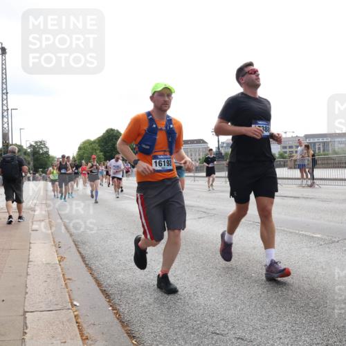 29.06.2025 - hella hamburg halbmarathon Lena Gebhardt http://msf.ph/oto/8313090 29.06.2025 10:37:21 Lombardsbrücke 16192, 388, 13783, 51, 1022, 1253, 1276, 1337, 1339, 1488, 1490, 1597, 1819, 1952, 1954, 2016, 2031, 2072, 2104, 2272, 2480, 2486, 2640, 3127, 3165, 3633, 3714, 4097, 4347, 4733, 5146, 5171, 5186, 5224, 5538, 5560, 5640, 5786, 5790, 5940, 6172, 6359, 6584, 6804, 6821, 6955, 7085, 7124, 7202, 7235, 7544, 7707, 7777, 7823, 8007, 8257, 8258, 8315, 8758, 8811, 8843, 9054, 9055, 9524, 10506, 12123, 12472, 12824, 16680 meine-sportfotos.de