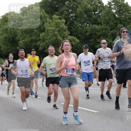 29.06.2025 - hella hamburg halbmarathon Jannik Wohlers http://msf.ph/oto/8313197 29.06.2025 10:38:41 Lombardsbrücke 1451, 1760, 2524, 2534, 2571, 2574, 2893, 2998, 3307, 3745, 4257, 4320, 4410, 4964, 6062, 6112, 6611, 7341, 7506, 7589, 7815, 8457, 8783, 9420, 9446, 9974, 9977, 10001, 10072, 10315, 10516, 10696, 11201, 12090, 12092, 12410, 12745, 13060, 13922, 14557, 14558, 14856, 14956, 15262, 15765, 16335, 16388, 16841, 16883, 17313, 17368 meine-sportfotos.de