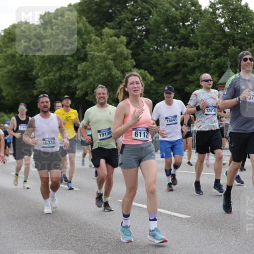 29.06.2025 - hella hamburg halbmarathon Jannik Wohlers http://msf.ph/oto/8313223 29.06.2025 10:38:41 Lombardsbrücke 1451, 1760, 2524, 2534, 2571, 2574, 2893, 2998, 3307, 3745, 4257, 4320, 4410, 4964, 6062, 6112, 6611, 7341, 7506, 7589, 7815, 8457, 8783, 9420, 9446, 9974, 9977, 10001, 10072, 10315, 10516, 10696, 11201, 12090, 12092, 12410, 12745, 13060, 13922, 14557, 14558, 14856, 14956, 15262, 15765, 16335, 16388, 16841, 16883, 17313, 17368 meine-sportfotos.de