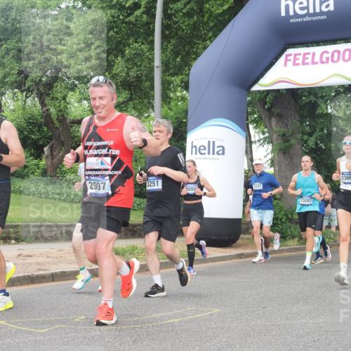 29.06.2025 - hella hamburg halbmarathon KatJ http://msf.ph/oto/8313246 29.06.2025 10:44:57 Zwischen KM18-KM19 2282, 2806, 2840, 2907, 3251, 4088, 5341, 6104, 7856 meine-sportfotos.de