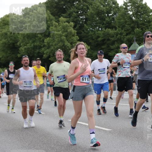 29.06.2025 - hella hamburg halbmarathon Jannik Wohlers http://msf.ph/oto/8313251 29.06.2025 10:38:41 Lombardsbrücke 1451, 1760, 2524, 2534, 2571, 2574, 2893, 2998, 3307, 3745, 4257, 4320, 4410, 4964, 6062, 6112, 6611, 7341, 7506, 7589, 7815, 8457, 8783, 9420, 9446, 9974, 9977, 10001, 10072, 10315, 10516, 10696, 11201, 12090, 12092, 12410, 12745, 13060, 13922, 14557, 14558, 14856, 14956, 15262, 15765, 16335, 16388, 16841, 16883, 17313, 17368 meine-sportfotos.de