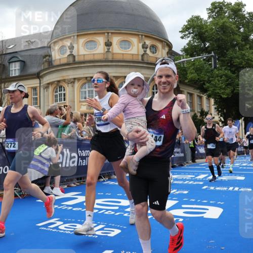 29.06.2025 - hella hamburg halbmarathon Strokosch-Dieckow http://msf.ph/oto/8313260 29.06.2025 10:57:24 Ziel 2417, 3435, 5015, 5134, 5728, 5926, 6272, 6281, 6302, 8393, 9450, 9727, 9934, 12014, 12144, 12590, 13245, 13394, 13664, 15695, 16093, 16625, 16830, 17160, 17758, 17779, 17828 meine-sportfotos.de