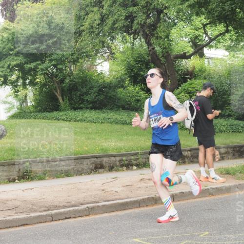 29.06.2025 - hella hamburg halbmarathon KatJ http://msf.ph/oto/8313286 29.06.2025 10:15:31 Zwischen KM18-KM19 1271 meine-sportfotos.de