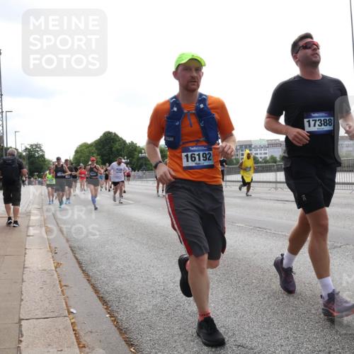 29.06.2025 - hella hamburg halbmarathon Lena Gebhardt http://msf.ph/oto/8313402 29.06.2025 10:37:21 Lombardsbrücke 16192, 17388, 1022, 1253, 1276, 1337, 1339, 1488, 1490, 1597, 1819, 1952, 1954, 2016, 2031, 2072, 2104, 2272, 2480, 2486, 2640, 3127, 3165, 3633, 3714, 4097, 4347, 4733, 5146, 5171, 5186, 5224, 5538, 5560, 5640, 5786, 5790, 5940, 6172, 6359, 6584, 6804, 6821, 6955, 7085, 7124, 7202, 7235, 7544, 7707, 7777, 7823, 8007, 8257, 8258, 8315, 8758, 8811, 8843, 9054, 9055, 9524, 10506, 12123, 12472, 12824, 16680 meine-sportfotos.de