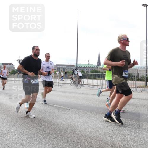 29.06.2025 - hella hamburg halbmarathon Lena Gebhardt http://msf.ph/oto/8313426 29.06.2025 10:22:10 Lombardsbrücke 17416, 16154, 13477, 1071, 1532, 1003, 1158, 1187, 1191, 1250, 1294, 1419, 1598, 1668, 1958, 1963, 2009, 2022, 2063, 2172, 2315, 2351, 2353, 2514, 2529, 2744, 3050, 3108, 3172, 3458, 3606, 3768, 3910, 3946, 3995, 4046, 4113, 4114, 4131, 4289, 4366, 4375, 4376, 4556, 4559, 4829, 4970, 5079, 5641, 5838, 6030, 6048, 6049, 6303, 6307, 6347, 6475, 6676, 6805, 6820, 6881, 6977, 7075, 7162, 7672, 7794, 8431, 8511, 8715, 8855, 8860, 8884, 8954, 8959, 9002, 9062 meine-sportfotos.de