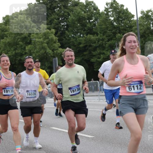 29.06.2025 - hella hamburg halbmarathon Jannik Wohlers http://msf.ph/oto/8313469 29.06.2025 10:38:42 Lombardsbrücke 1451, 1760, 2524, 2534, 2571, 2574, 2893, 2998, 3307, 3745, 4257, 4320, 4410, 4523, 4659, 6062, 6112, 6611, 7341, 7506, 7589, 7815, 8243, 8457, 8783, 9420, 9446, 9974, 9977, 10001, 10072, 10315, 10516, 10696, 11201, 12090, 12092, 12410, 12745, 13060, 13922, 14856, 14956, 15262, 15765, 16335, 16388, 16841, 16883, 17313, 17368 meine-sportfotos.de