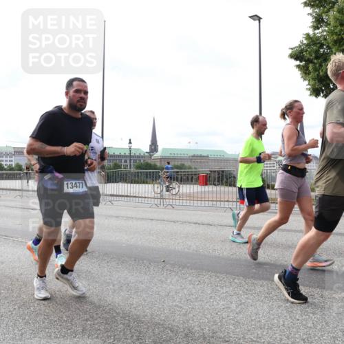 29.06.2025 - hella hamburg halbmarathon Lena Gebhardt http://msf.ph/oto/8313557 29.06.2025 10:22:11 Lombardsbrücke 16154, 13477, 1003, 1158, 1187, 1191, 1250, 1294, 1419, 1598, 1668, 1958, 1963, 2009, 2022, 2063, 2172, 2315, 2351, 2353, 2514, 2529, 2744, 3050, 3108, 3172, 3457, 3458, 3606, 3768, 3910, 3946, 3995, 4046, 4113, 4114, 4131, 4289, 4366, 4556, 4559, 4829, 4970, 5079, 5641, 5838, 6030, 6048, 6049, 6303, 6307, 6347, 6475, 6676, 6805, 6820, 6881, 6977, 7075, 7162, 7672, 7794, 8431, 8511, 8715, 8855, 8860, 8884, 8954, 8959, 9002, 9062 meine-sportfotos.de