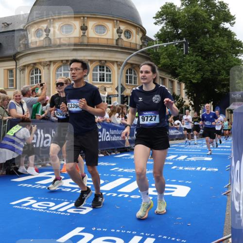 29.06.2025 - hella hamburg halbmarathon Strokosch-Dieckow http://msf.ph/oto/8313558 29.06.2025 10:57:27 Ziel 2236, 2652, 3435, 4502, 5015, 5134, 5457, 5458, 5728, 5926, 6272, 6281, 6302, 8393, 9727, 12144, 13245, 13394, 13664, 15695, 16093, 16830, 17160, 17758, 17828 meine-sportfotos.de