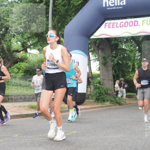 29.06.2025 - hella hamburg halbmarathon KatJ http://msf.ph/oto/8313574 29.06.2025 10:44:58 Zwischen KM18-KM19 1595, 2282, 2806, 2907, 3251, 4088, 5277, 5341, 6104, 6302, 7856 meine-sportfotos.de