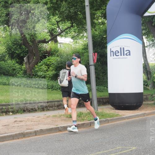 29.06.2025 - hella hamburg halbmarathon KatJ http://msf.ph/oto/8313634 29.06.2025 10:15:37 Zwischen KM18-KM19 1271 meine-sportfotos.de