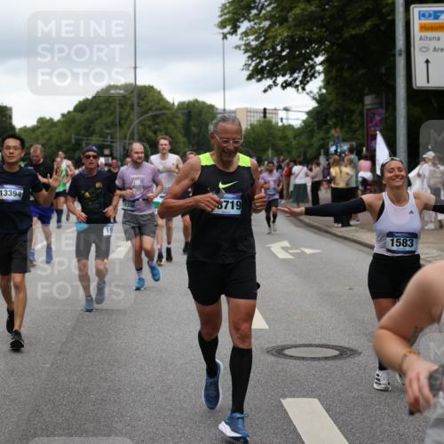 29.06.2025 - hella hamburg halbmarathon Yannick Fuchs http://msf.ph/oto/8313636 29.06.2025 10:50:41 20KM 1485, 1583, 1955, 2034, 2741, 3413, 3435, 3836, 4152, 4940, 5033, 5418, 5492, 5570, 6399, 6416, 6835, 7716, 8393, 8542, 8652, 8669, 8825, 9488, 9727, 9820, 9884, 9907, 9934, 10133, 10212, 11083, 11212, 11612, 12014, 12348, 12440, 12523, 12590, 12712, 13394, 13666, 13750, 14139, 14408, 14588, 14678, 15097, 15407, 15431, 15695, 15712, 16113, 16121, 16257, 16261, 16470, 16634, 16679, 17268, 17617, 18208, 18652, 18719, 18899, 19091, 19184 meine-sportfotos.de