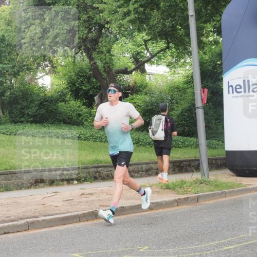 29.06.2025 - hella hamburg halbmarathon KatJ http://msf.ph/oto/8313743 29.06.2025 10:15:37 Zwischen KM18-KM19 1271 meine-sportfotos.de