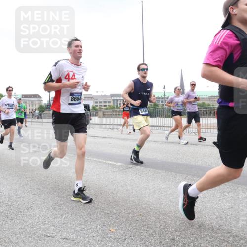 29.06.2025 - hella hamburg halbmarathon Lena Gebhardt http://msf.ph/oto/8313768 29.06.2025 10:47:04 Lombardsbrücke 13756, 13757, 5953, 44, 8684, 8488, 10514, 282, 1073, 1185, 1286, 1363, 1371, 1375, 1463, 1523, 1593, 1607, 1704, 1720, 1961, 1999, 2162, 2211, 2320, 2327, 2537, 2555, 2556, 2665, 2981, 3277, 3406, 3407, 3734, 3823, 4184, 4202, 4239, 4296, 4342, 4483, 4604, 4806, 4895, 5111, 5114, 5700, 5796, 5953, 6485, 6496, 6740, 6879, 7073, 7412, 7430, 7431, 7630, 7631, 7827, 8105, 8131, 8477, 8486, 8553, 8684, 8706, 8915, 8967, 9018, 9691, 16882, 16987 meine-sportfotos.de