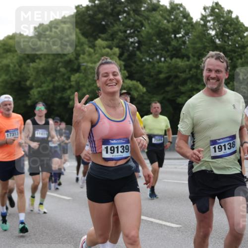 29.06.2025 - hella hamburg halbmarathon Jannik Wohlers http://msf.ph/oto/8313790 29.06.2025 10:38:43 Lombardsbrücke 1760, 2524, 2534, 2571, 2574, 2893, 2998, 3307, 3745, 4410, 4523, 4659, 6062, 6112, 6611, 7341, 7506, 7589, 7815, 8243, 8457, 8783, 9420, 9446, 9974, 9977, 10001, 10072, 10315, 10516, 10696, 11201, 12090, 12092, 12410, 12745, 13060, 13922, 14856, 14871, 14956, 15262, 15765, 16335, 16388, 16841, 16883, 17313, 17368, 17536 meine-sportfotos.de