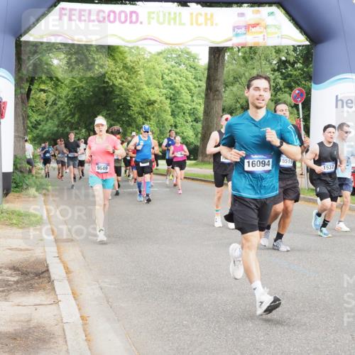 29.06.2025 - hella hamburg halbmarathon MichiJ http://msf.ph/oto/8313807 29.06.2025 10:36:26 Zwischen KM18-KM19 1163, 1176, 1537, 1914, 2516, 3976, 4183, 5024, 5421, 5460, 6377, 6389, 6923, 8889, 9649, 11779, 14383, 15519, 15917, 16094, 16269, 17905, 18815, 18873, 18974 meine-sportfotos.de