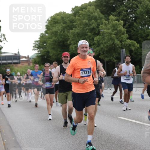 29.06.2025 - hella hamburg halbmarathon Jannik Wohlers http://msf.ph/oto/8313860 29.06.2025 10:38:43 Lombardsbrücke 1760, 2524, 2534, 2571, 2574, 2893, 2998, 3307, 3745, 4410, 4523, 4659, 6062, 6112, 6611, 7341, 7506, 7589, 7815, 8243, 8457, 8783, 9420, 9446, 9974, 9977, 10001, 10072, 10315, 10516, 10696, 11201, 12090, 12092, 12410, 12745, 13060, 13922, 14856, 14871, 14956, 15262, 15765, 16335, 16388, 16841, 16883, 17313, 17368, 17536 meine-sportfotos.de