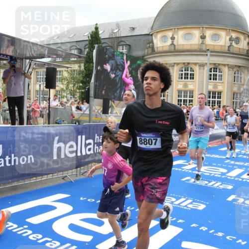 29.06.2025 - hella hamburg halbmarathon Michael Strokosch http://msf.ph/oto/8313873 29.06.2025 10:58:57 Ziel 2159, 3859, 4632, 4833, 5277, 5885, 6438, 8807, 9156, 9353, 10268, 10518, 10788, 10915, 12734, 12735, 13654, 14673, 17405, 17810, 17931, 18180, 18232, 18833, 18954, 19002, 19003 meine-sportfotos.de