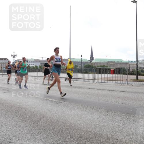 29.06.2025 - hella hamburg halbmarathon Lena Gebhardt http://msf.ph/oto/8313921 29.06.2025 10:37:23 Lombardsbrücke 16831, 14915, 5146, 1276, 1022, 1276, 1337, 1339, 1488, 1490, 1597, 1819, 2016, 2031, 2072, 2104, 2199, 2272, 2480, 2486, 2640, 3127, 3165, 3633, 3714, 4097, 4347, 4733, 5146, 5171, 5186, 5224, 5538, 5560, 5640, 5786, 5790, 5875, 5940, 6172, 6584, 6804, 6821, 6955, 7085, 7124, 7202, 7235, 7544, 7707, 7777, 7823, 8007, 8257, 8258, 8315, 8758, 8811, 8843, 9054, 9055, 9524, 10506, 12123, 12472, 12824, 16680, 17798 meine-sportfotos.de