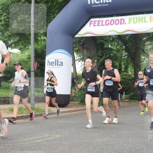 29.06.2025 - hella hamburg halbmarathon KatJ http://msf.ph/oto/8314007 29.06.2025 10:45:03 Zwischen KM18-KM19 1595, 2606, 3251, 4088, 5277, 5341, 6281, 6302 meine-sportfotos.de